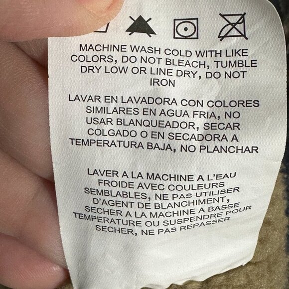 Wrangler sherpa lined flannel shacket/jacket, size small, layer warm - Picture 12 of 12